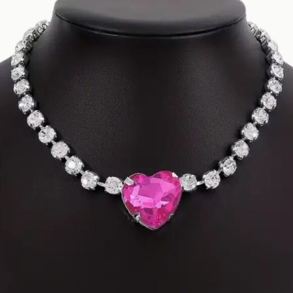 Pink Crystal Necklace Rhinestone Heart Club NWT Gift  Choker Pendant Bling - Picture 1 of 4